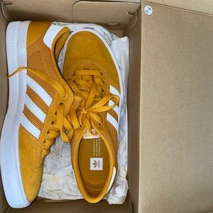 Adidas Lucas Premier low profile sneakers